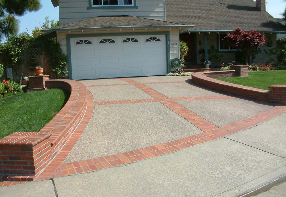 Aggregate Concrete w/ Double Brick Band